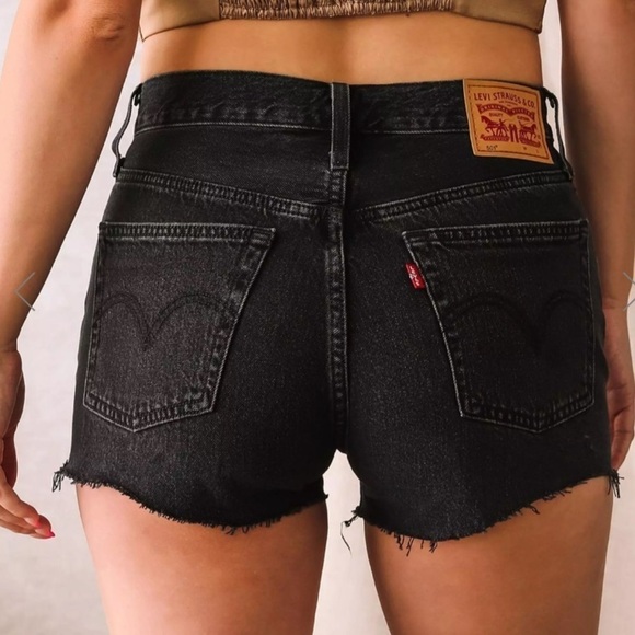 Levi’s 501 Black Jean Shorts Distressed Raw Hem High Rise Size 32 Stretch Cotton - Picture 7 of 16